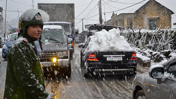 サパで初雪、気温は氷点下を記録、積雪30センチの地域も [社会] - VIETJOベトナムニュース