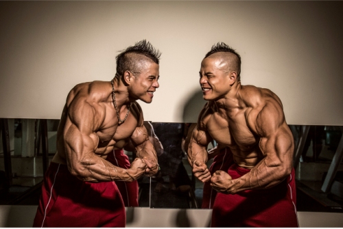 強靭な肉体を持った双子のベトナム人ボディビルダー 特集 Vietjoベトナムニュース