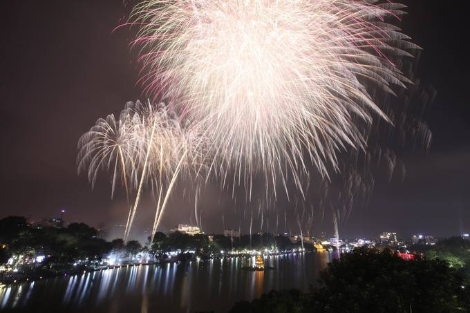 ハノイ 21年の新暦正月とテト 市内で花火打ち上げ イベント Vietjoベトナムニュース