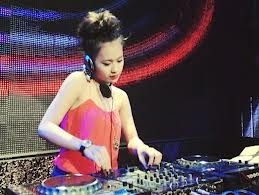 ハノイのクラブシーンを盛り上げる人気女性dj Dj Tit 18歳の素顔 特集 Vietjoベトナムニュース