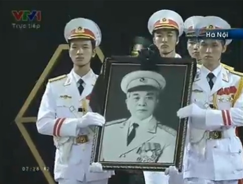 ザップ将軍の国葬に長蛇の列 救国の英雄 に最後の別れ 社会 Vietjoベトナムニュース