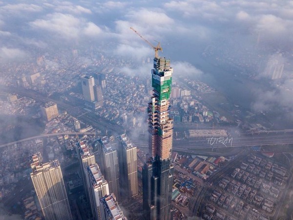 ビンg 国内最高層ビル ランドマーク81 の上棟式を開催 経済 Vietjoベトナムニュース