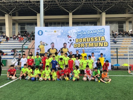 アウトソーシング Os Vietnam ドルトムント サッカースクール を開催 スポーツ Vietjoベトナムニュース