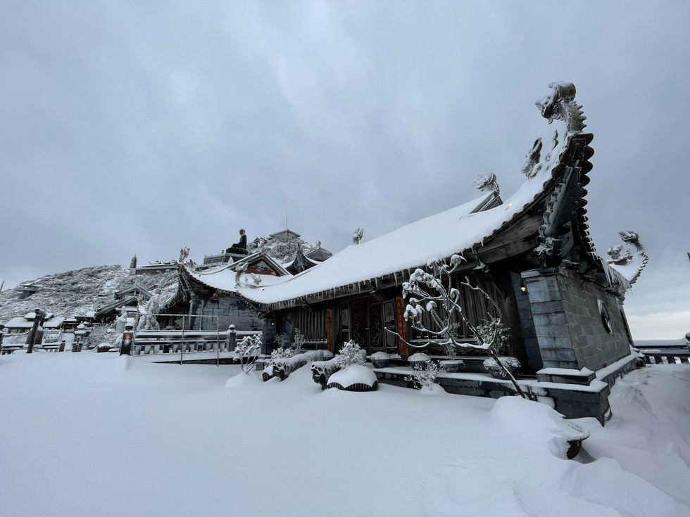 ベトナム最高峰のファンシーパン山で50cm超の積雪 社会 Vietjoベトナムニュース